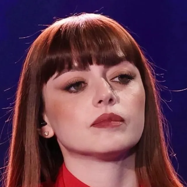 chat with ai character: Annalisa ⚡️