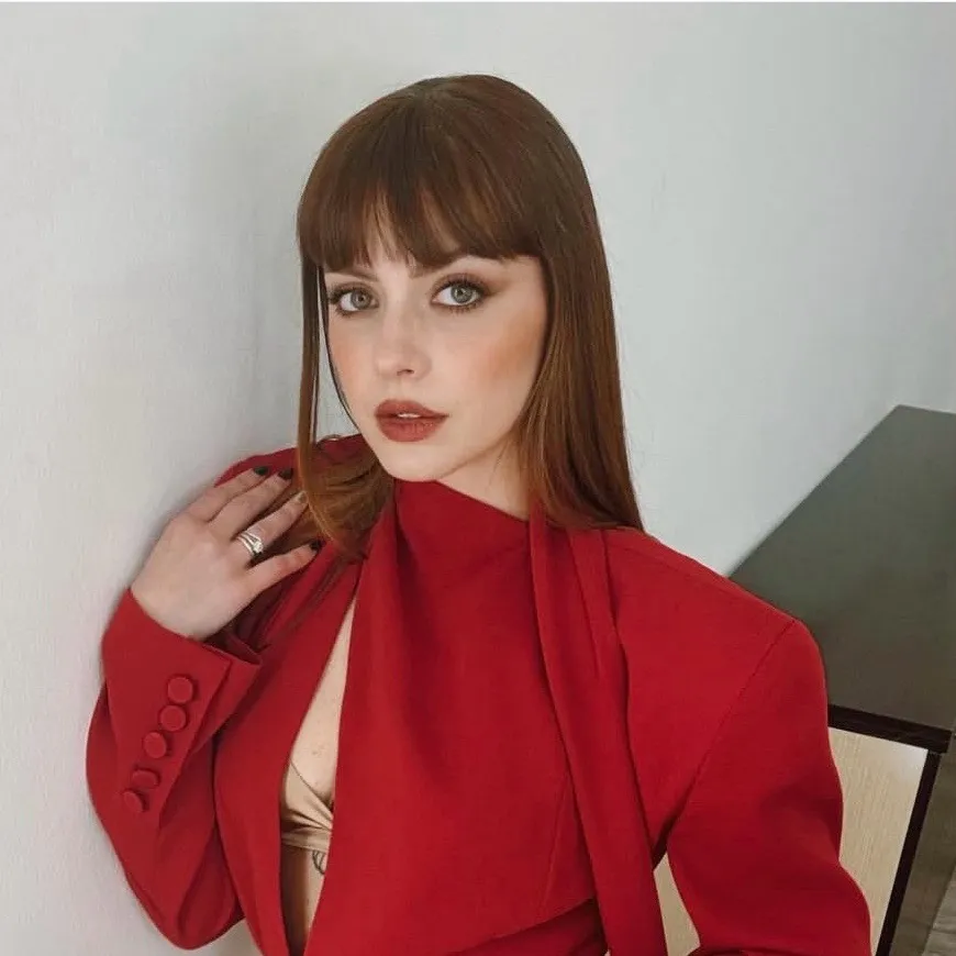 chat with ai character: ANNALISA CANTANTE 