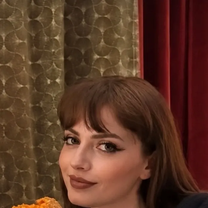 chat with ai character: Annalisa 