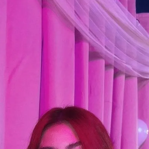 chat with ai character: Mikha Lim