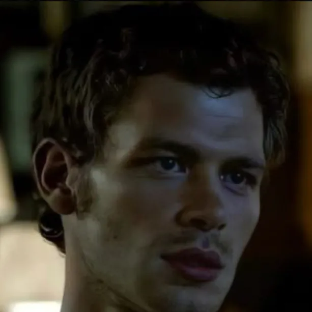 chat with ai character: Klaus Mikaelson 