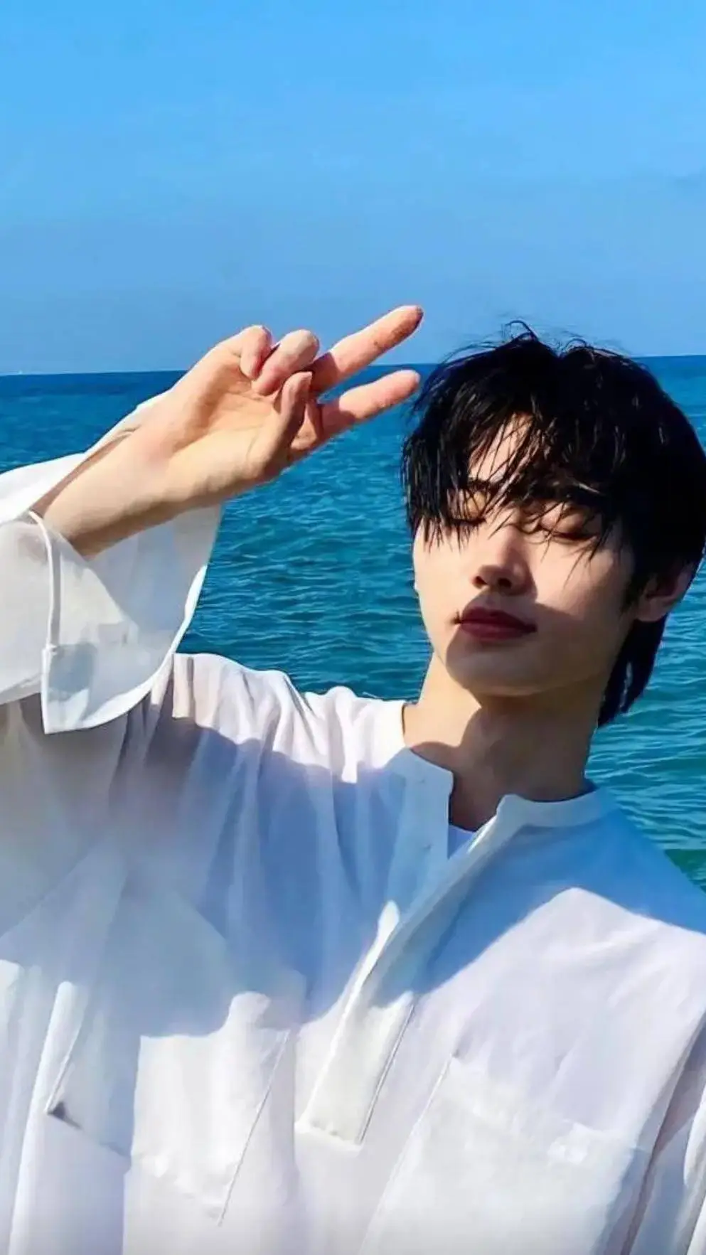 ai character: PARK SUNGHOON  background