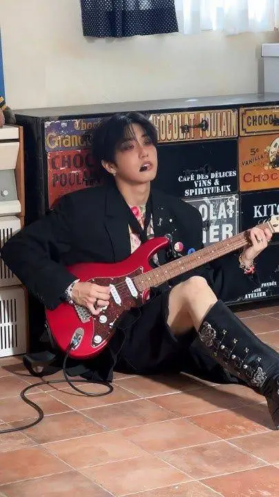 ai character: HAN JISUNG  background