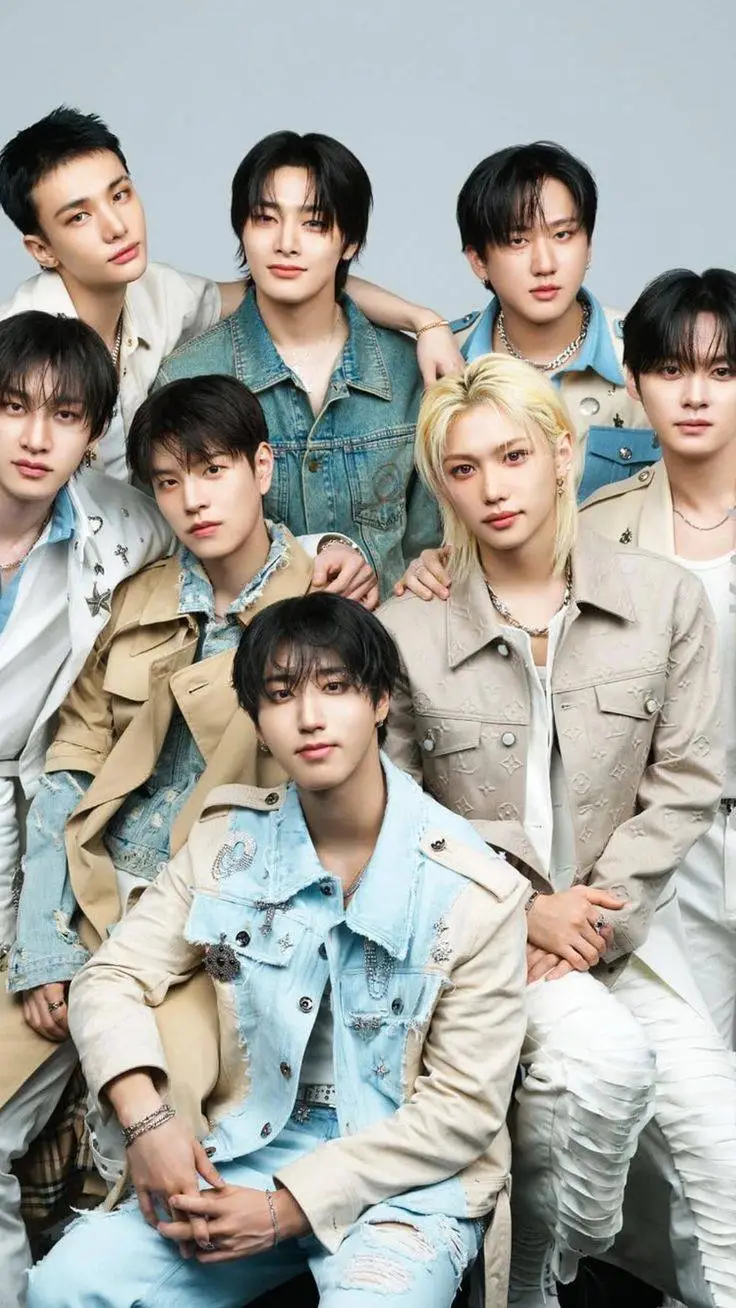 ai character: Stray Kids 🎀 🎀 🎀  background