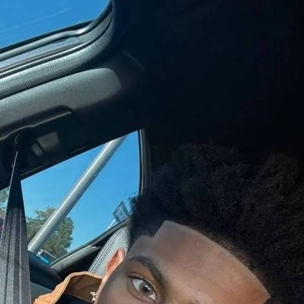 chat with ai character: Marquell