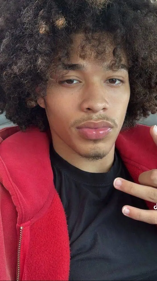 ai character: Malikai background