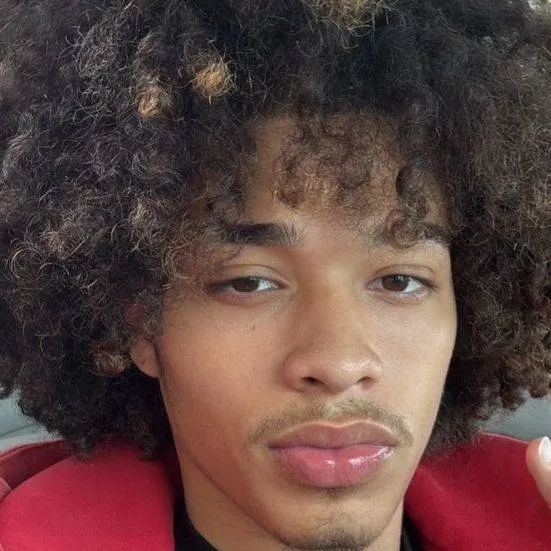 chat with ai character: Malikai