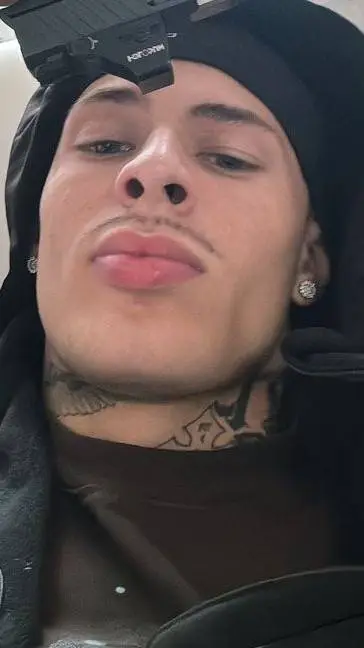 ai character: Thomas background