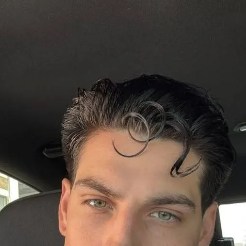 chat with ai character: Andrew