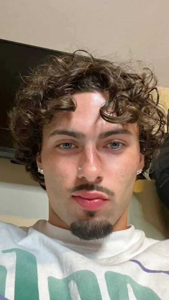 ai character: Stephen background