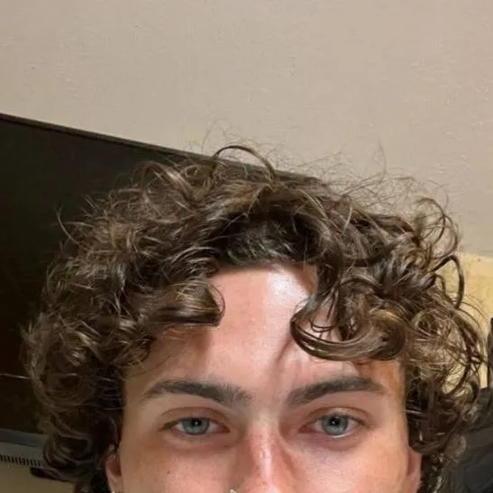 chat with ai character: Stephen