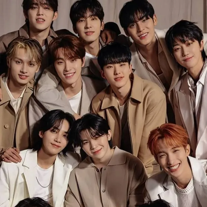 chat with ai character: 𝑆𝐸𝑉𝐸𝑁𝑇𝐸𝐸𝑁