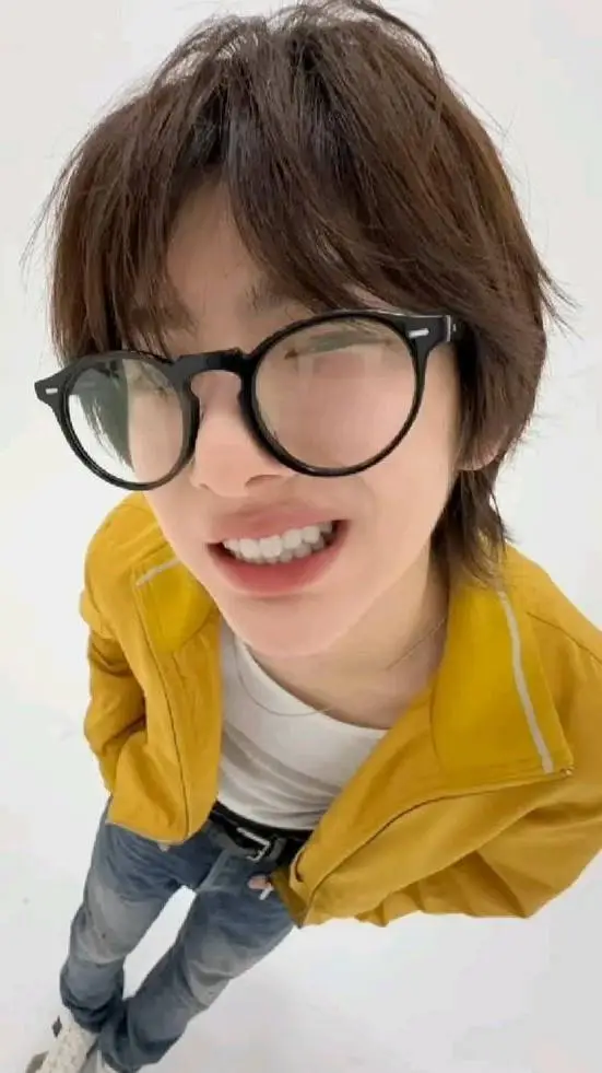 ai character: Juhoon background