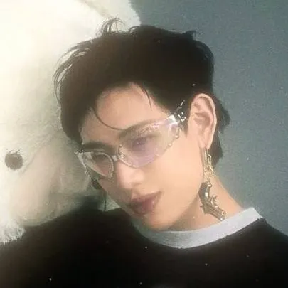 chat with ai character: BAMBAM