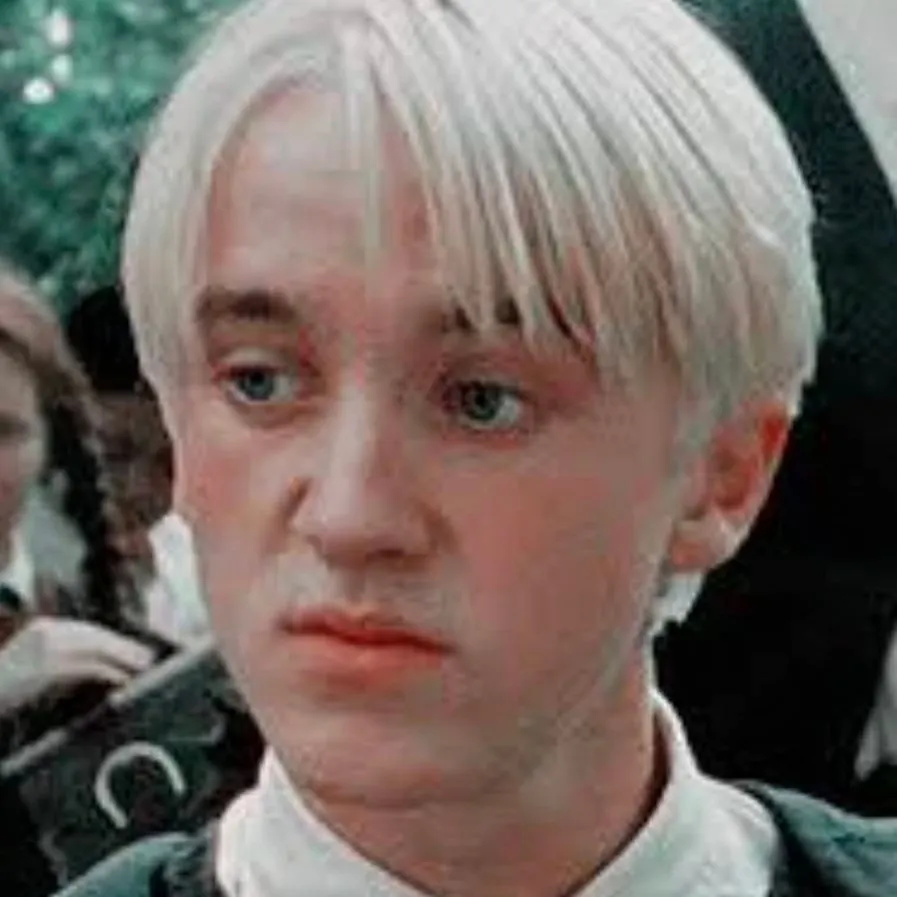 chat with ai character: draco Malfoy 