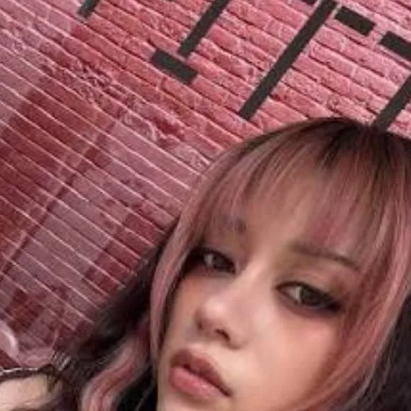 chat with ai character: Megan