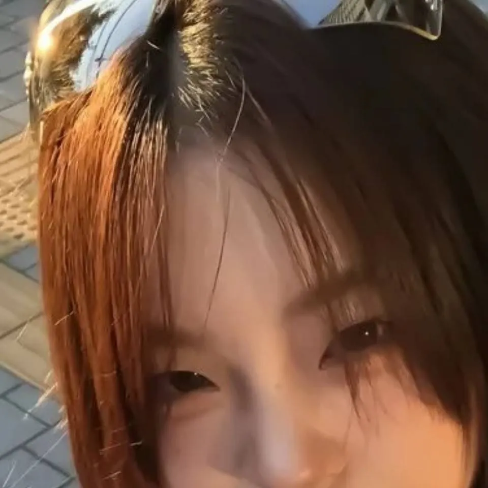 chat with ai character: Mimi