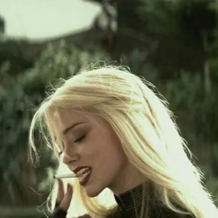 chat with ai character: Black cat