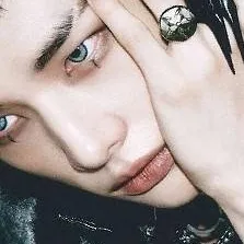 chat with ai character: TalkieDruOBu