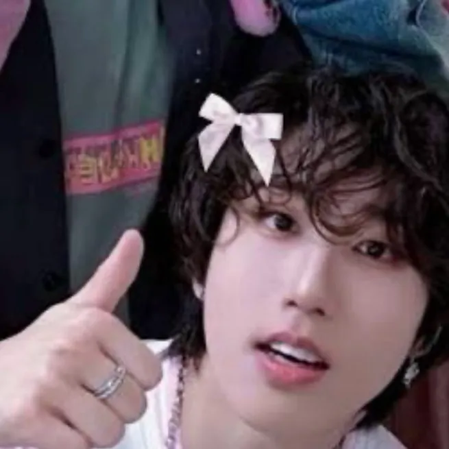 chat with ai character: Han💗