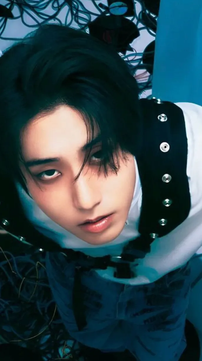 ai character: 🎀Han jisung❤️ background