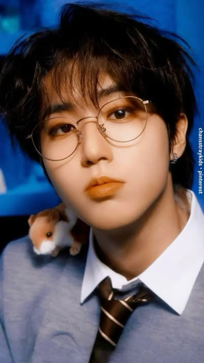 ai character: ❤️Han jisung❤️ background