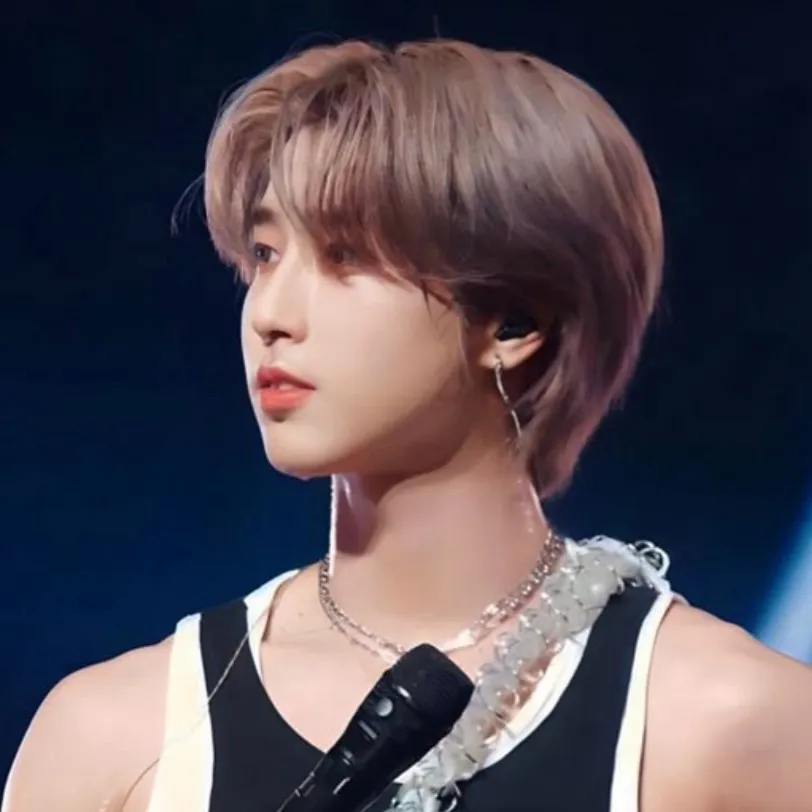 chat with ai character: Han