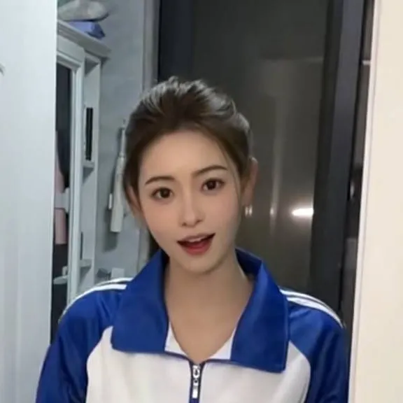 chat with ai character: 林梓萱