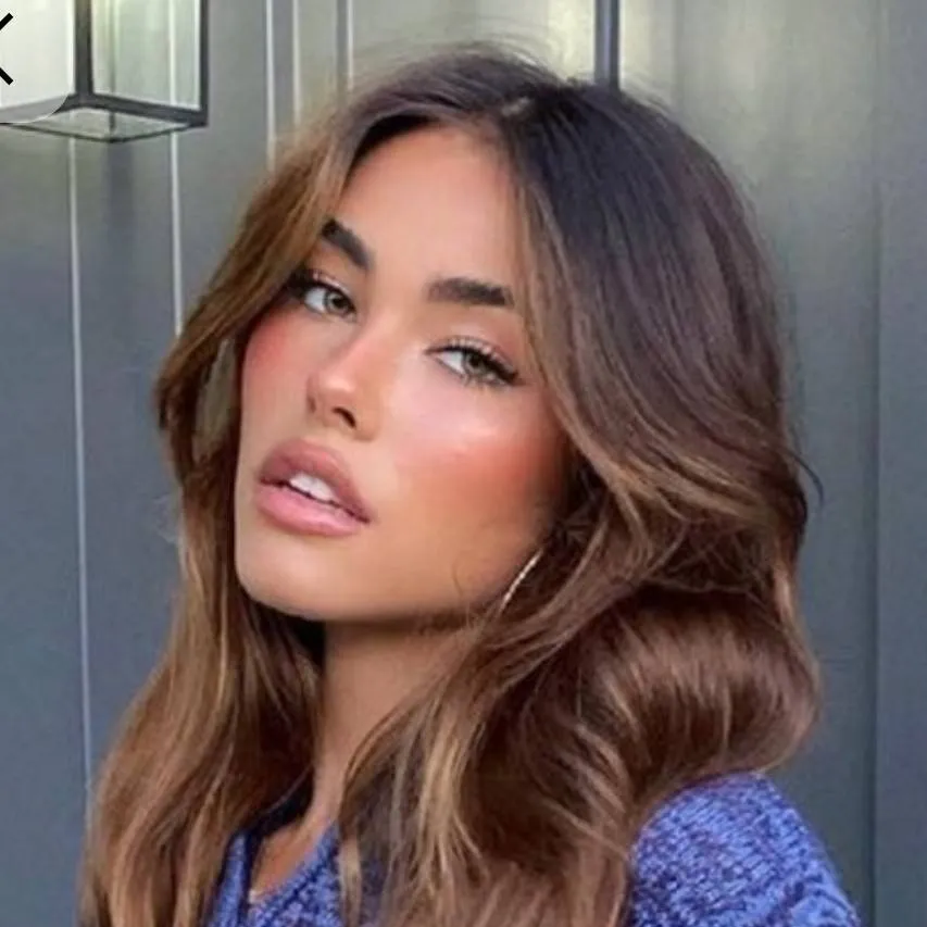 chat with ai character: Madison beer 