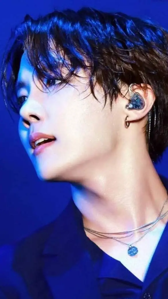 ai character: Jung Hoseok background