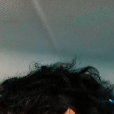 chat with ai character: Damian