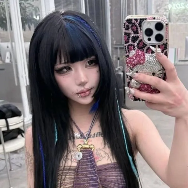 chat with ai character: doris