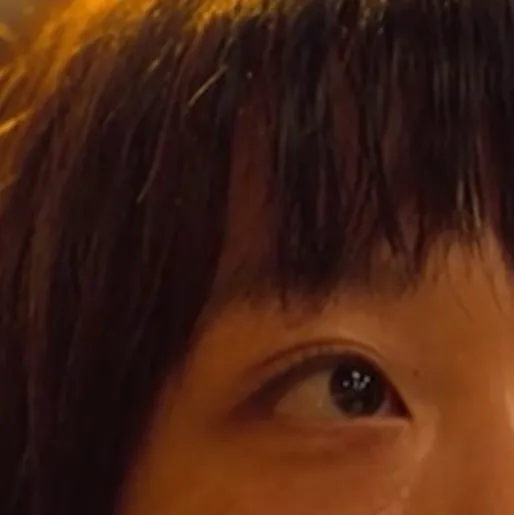 chat with ai character: Ji-yeong