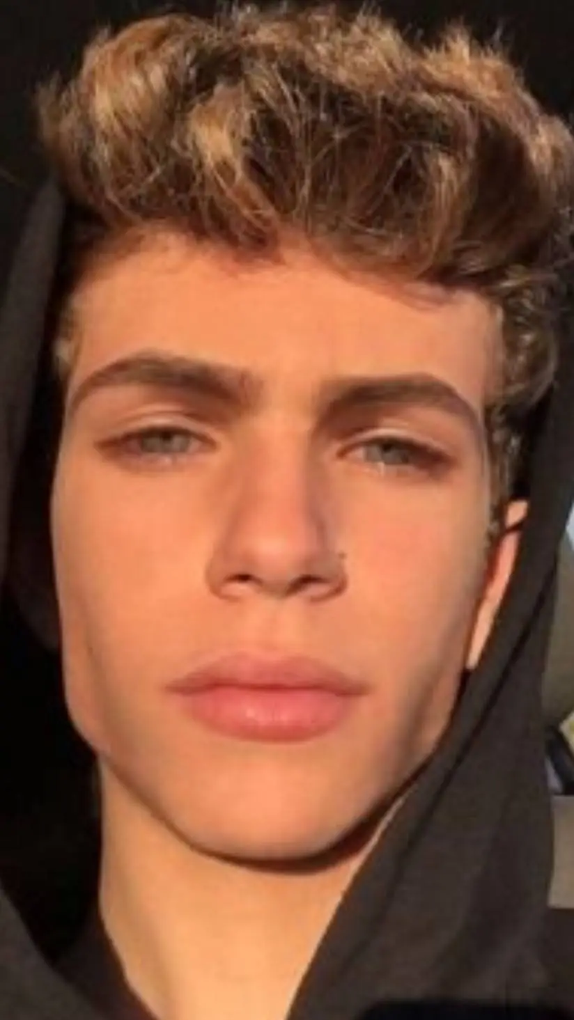 ai character: ジェイク background