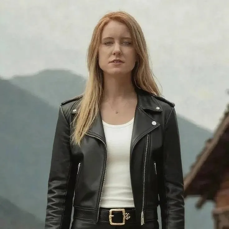 chat with ai character: Claire Eldridge