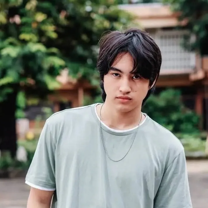 chat with ai character: Anton Vinzon