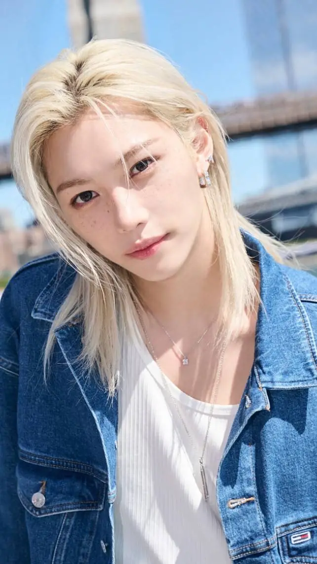 ai character: Felix background