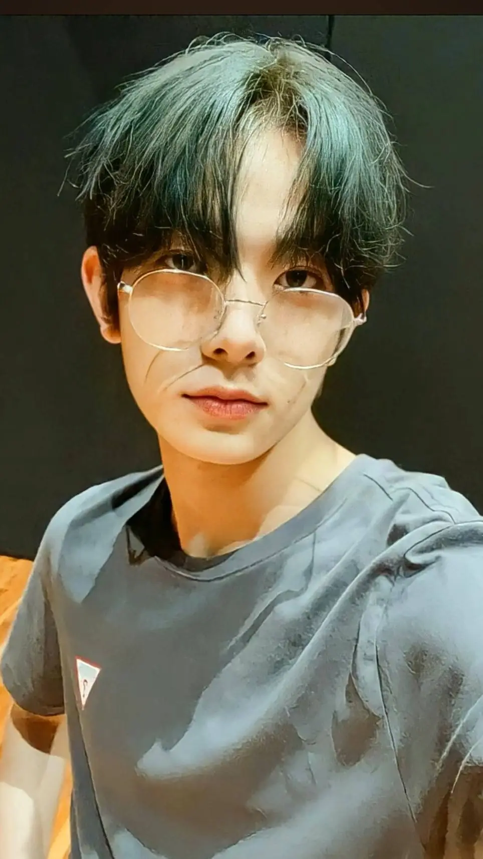 ai character: heeseung (again)  background