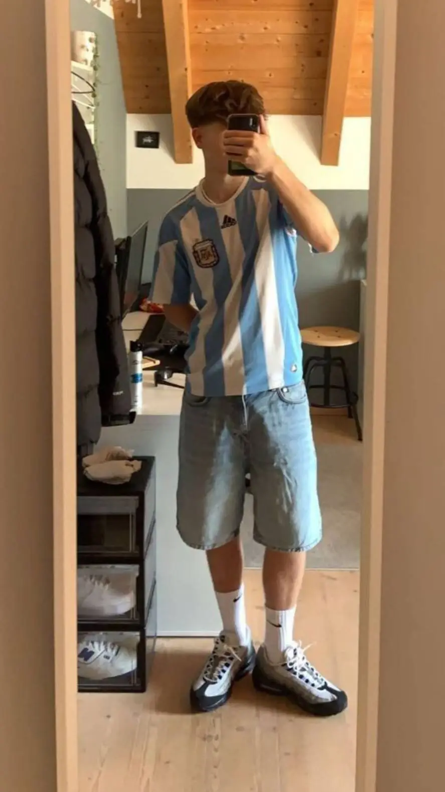 ai character: Kriss background