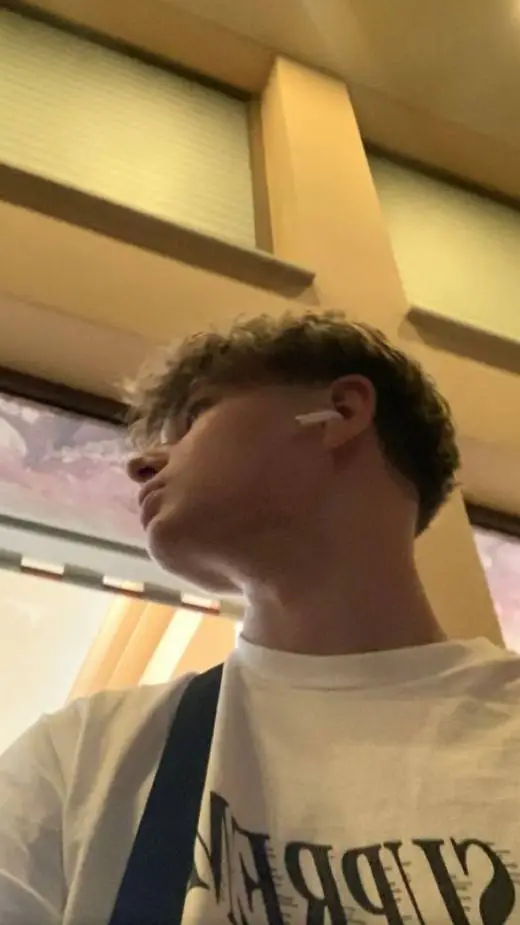 ai character: Rarin🤨 background