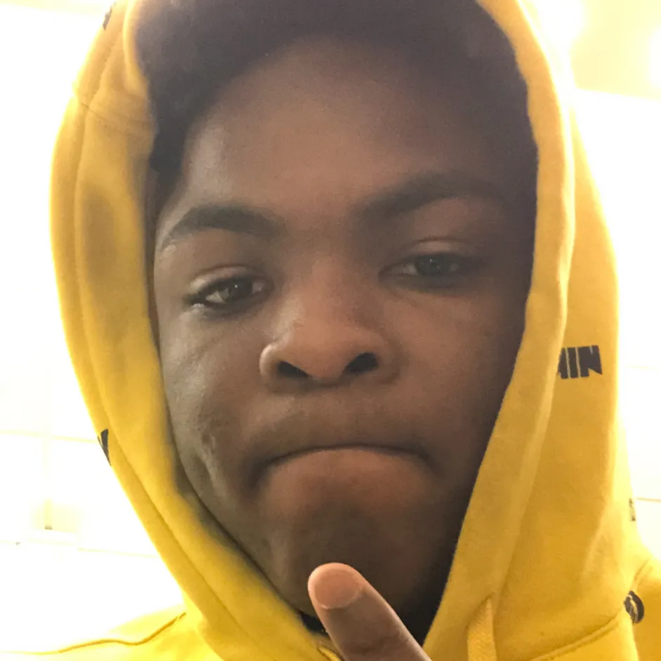 chat with ai character: Mj