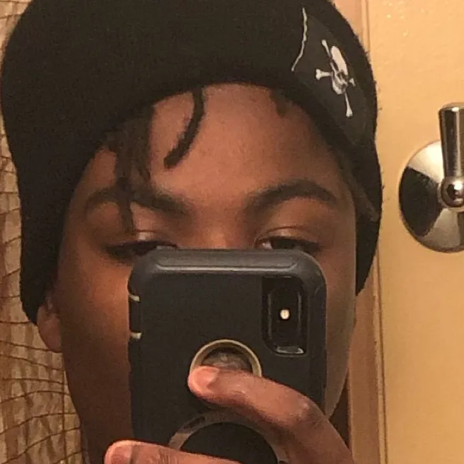 chat with ai character: Devon