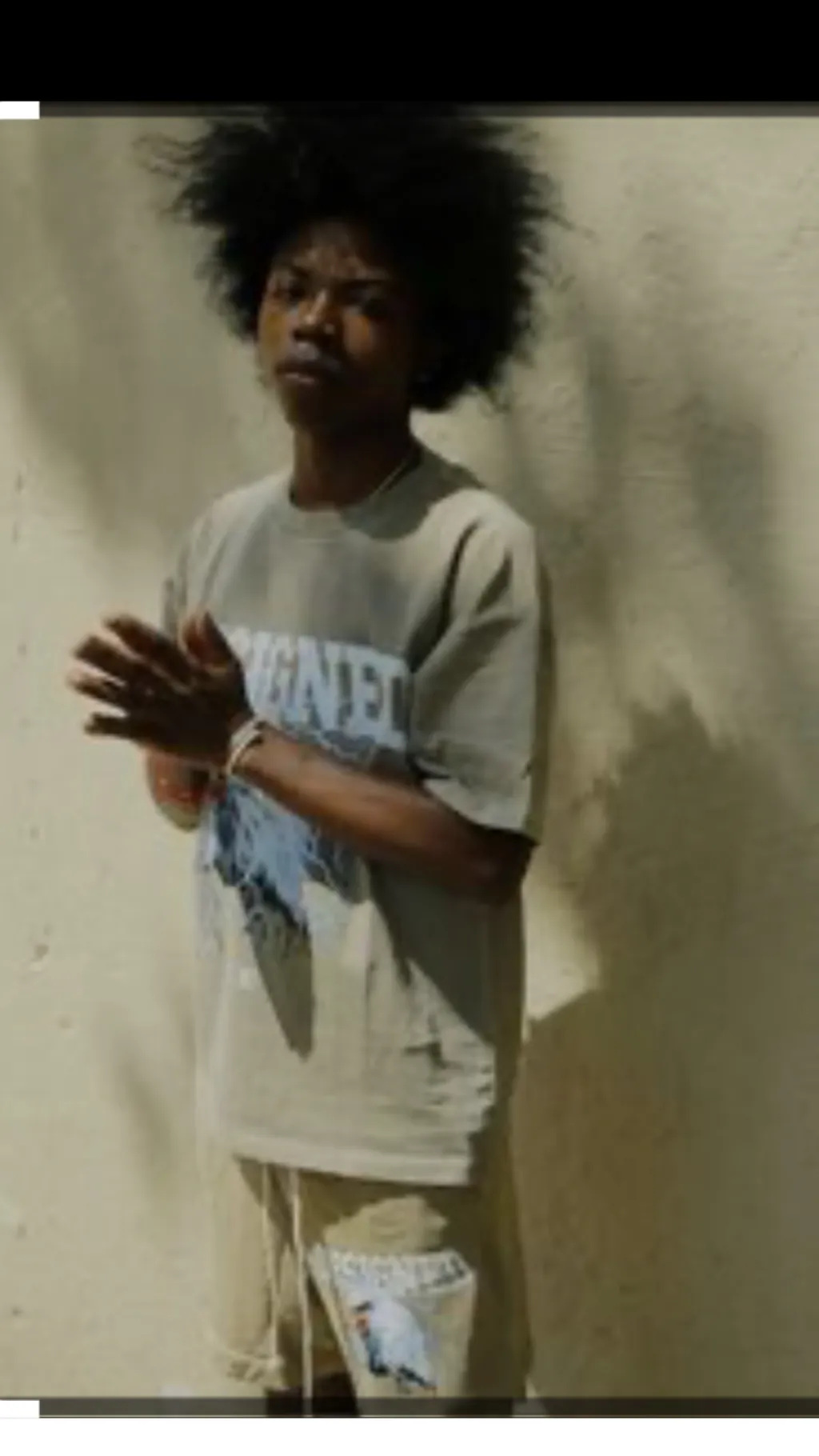 ai character: Bloodie  background