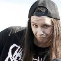 chat with ai character: Aaron kitcher