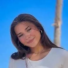 chat with ai character: Sophie Rain