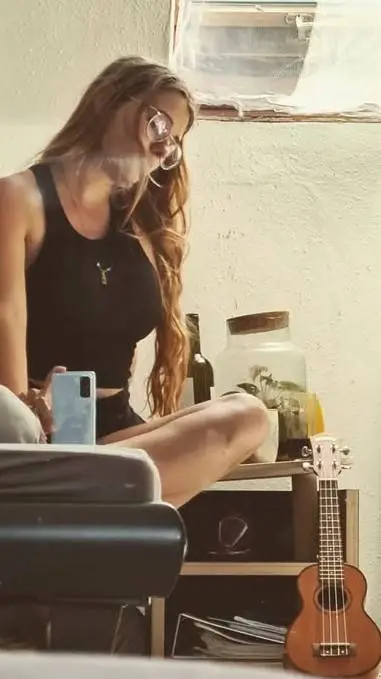 ai character: Carina background