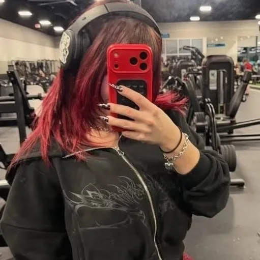 chat with ai character: Katy