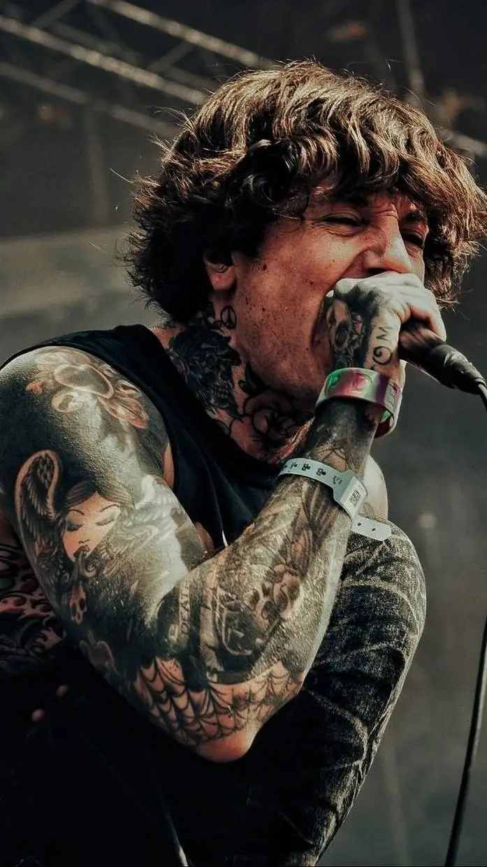 ai character: Oli Sykes background