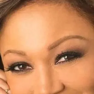 chat with ai character: Chanté Moore