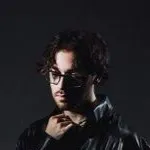 chat with ai character: Chris gray 